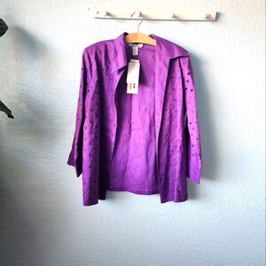 La Rea collection vintage 100% linen eyelet blouse